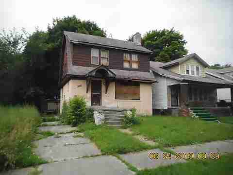 5911 Eastlawn (3)_m.jpg